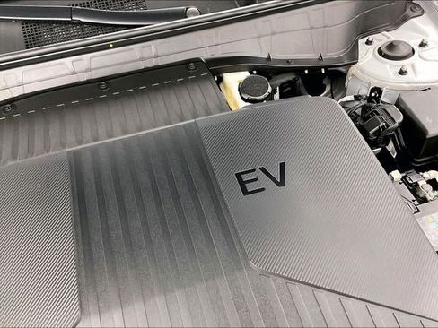 Certified 2024 Hyundai Kona SEL FWD image 29