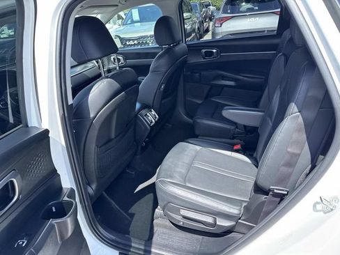 Used 2023 Kia Sorento EX AWD/4WD image 16