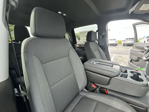 New 2025 GMC Sierra 2500 SLE w/ SLE Value Package; image 28