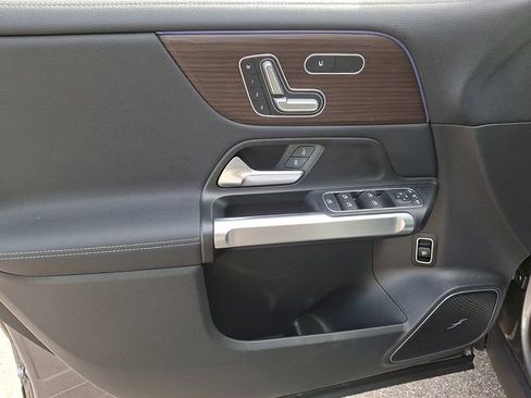 Used 2025 Mercedes-Benz EQB 250+ image 14