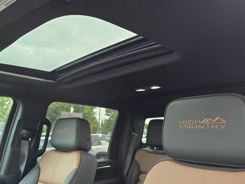 Used 2025 Chevrolet Silverado 2500 High Country w/ Technology Package image 24