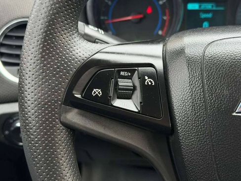 Used 2016 Chevrolet Cruze LT FWD image 12