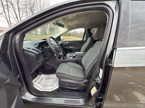 Used 2018 Ford Escape SE image 9