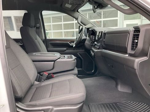 Certified 2025 Chevrolet Silverado 2500 LT w/ Convenience Package image 19