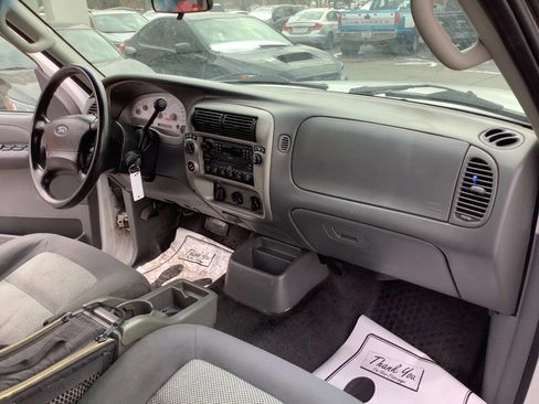 Used 2004 Ford Explorer Sport Trac XLS image 28