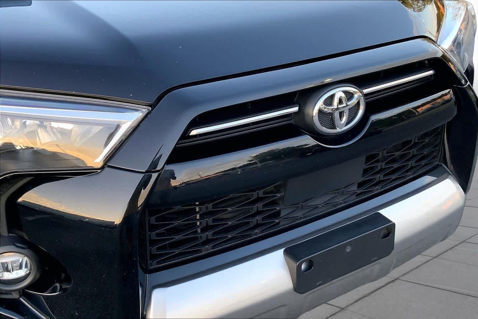 Used 2023 Toyota 4Runner TRD Off-Road AWD/4WD image 28