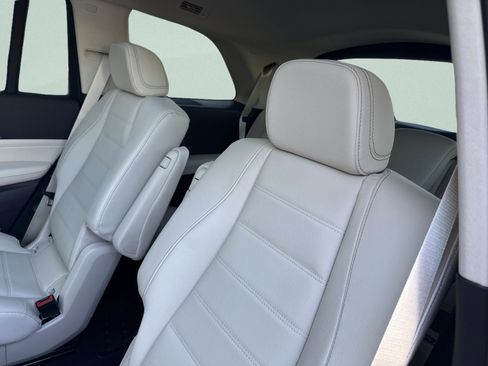 Certified 2026 Mercedes-Benz GLS 450 4MATIC image 23