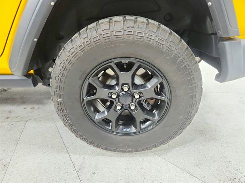 Used 2021 Jeep Wrangler Unlimited Sport image 40