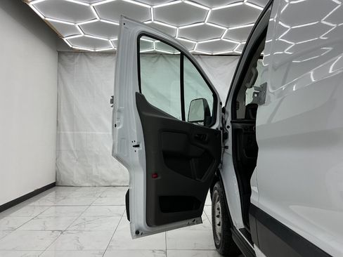 Used 2021 Ford Transit 250 Low Roof RWD image 18