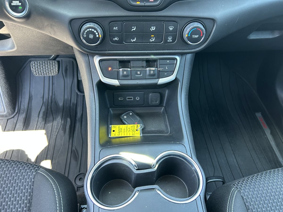 Used 2023 GMC Terrain SLE FWD image 10