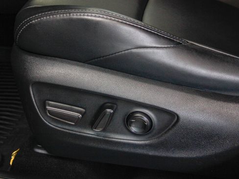 Used 2024 Toyota Venza Nightshade image 22