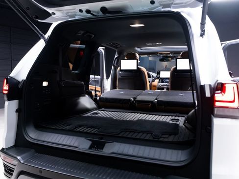 Used 2025 Lexus LX 600 4WD w/ Appearance Package image 57