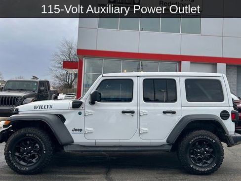 Used 2023 Jeep Wrangler Unlimited w/ Sun & Screen Package image 31