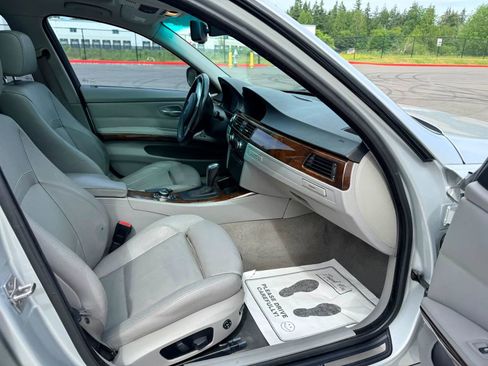 Used 2010 BMW 335i Sedan RWD image 11