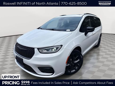 Used 2025 Chrysler Pacifica Limited FWD image 1