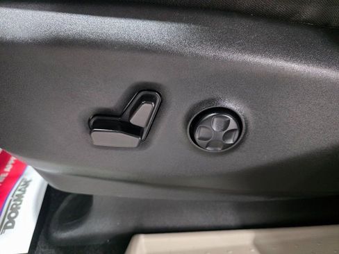 Used 2024 Chrysler Voyager LX image 19