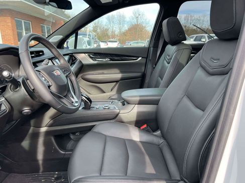 Used 2020 Cadillac XT6 Premium Luxury image 11