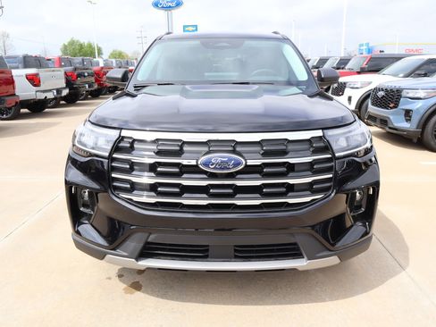 New 2026 Ford Explorer Active w/ Active Comfort Package AWD/4WD image 11