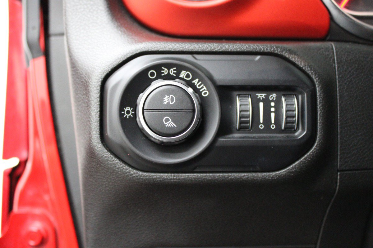 Used 2020 Jeep Gladiator Rubicon AWD/4WD image 15