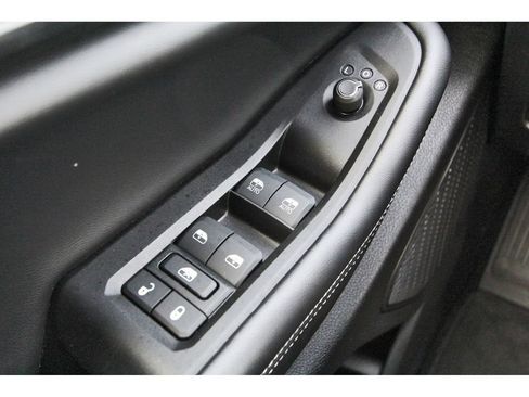 Used 2025 Jeep Grand Cherokee Altitude RWD image 22