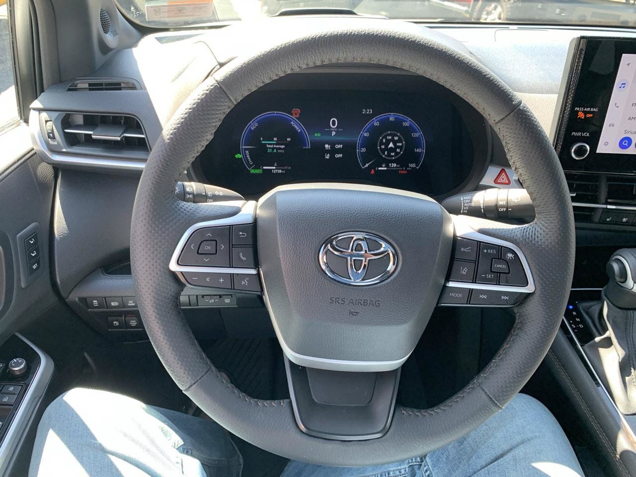 Used 2025 Toyota Sienna Platinum AWD/4WD image 16
