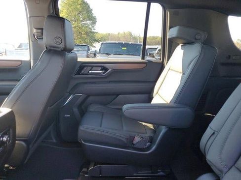 New 2026 GMC Yukon XL Denali w/ Sun & Power Step Package image 9