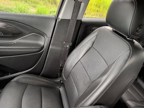 Used 2022 GMC Terrain SLT AWD/4WD image 21