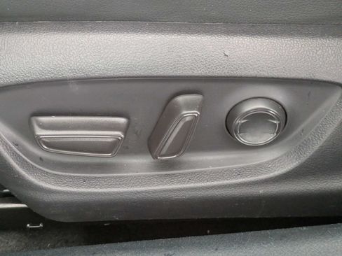 Used 2023 Toyota Camry SE FWD image 10