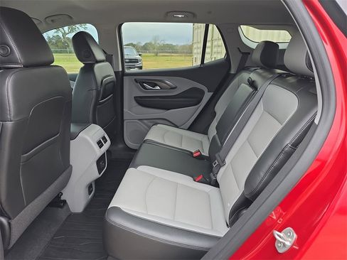 Used 2023 GMC Terrain SLT image 14
