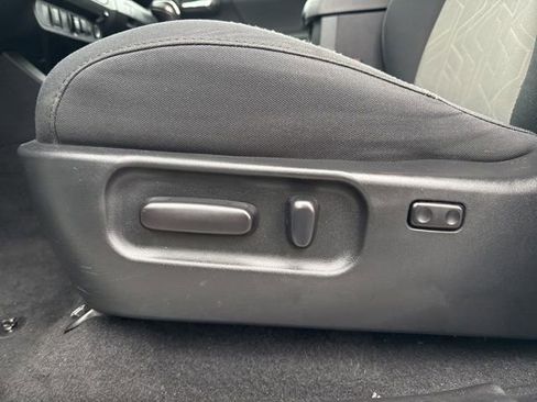 Used 2022 Toyota Tacoma TRD Off-Road image 24