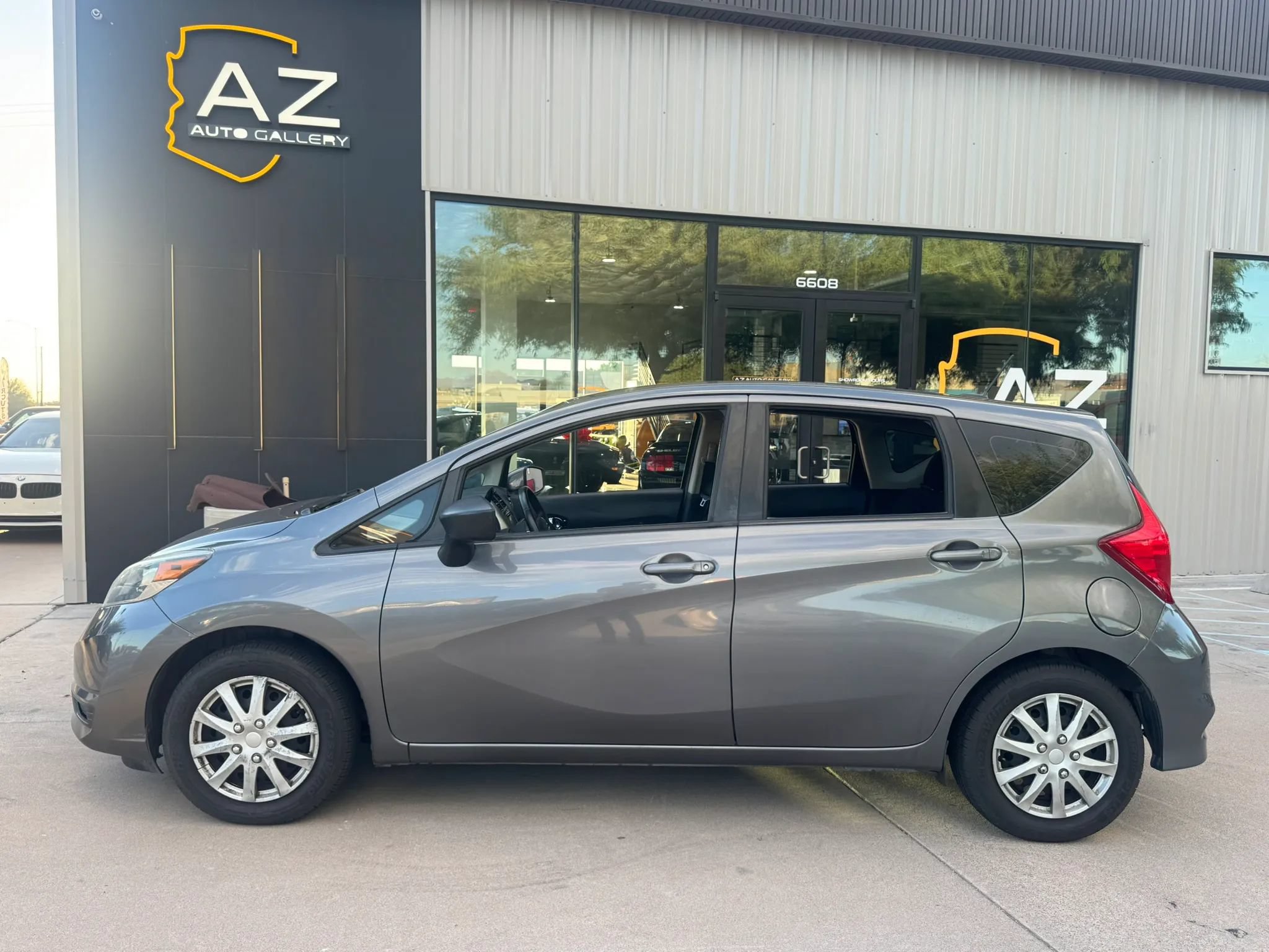 Used 2018 Nissan Versa Note SV FWD image 8
