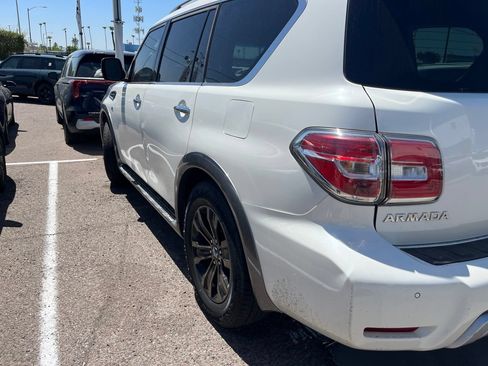 Used 2017 Nissan Armada Platinum w/ Interior Lighting Package AWD/4WD image 11