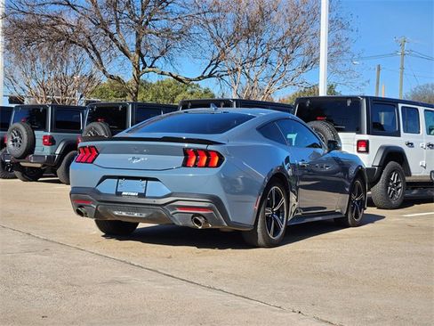 Used 2024 Ford Mustang EcoBoost image 7