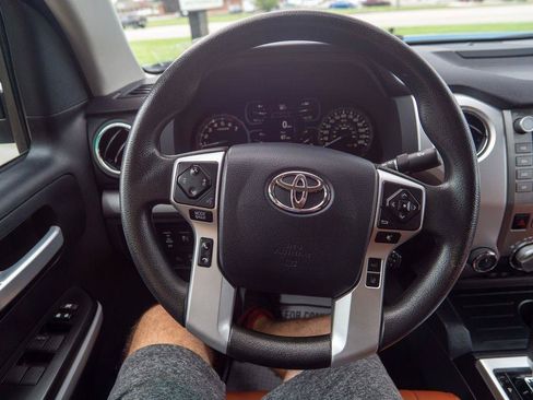 Used 2020 Toyota Tundra SR5 w/ SR5 Convenience Package AWD/4WD image 19