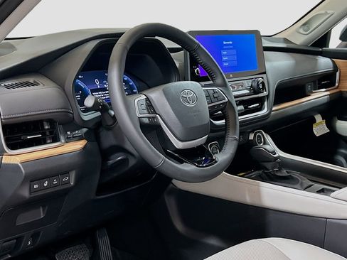 New 2026 Toyota Grand Highlander Limited image 9