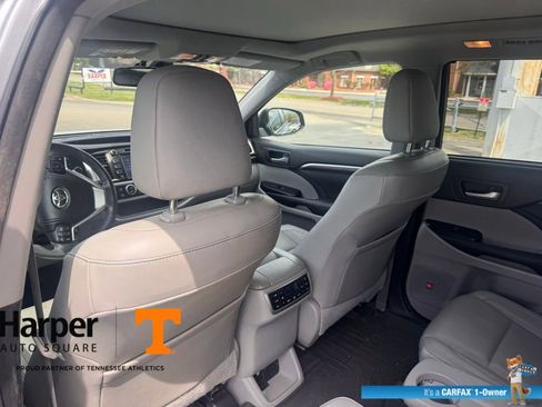 Used 2015 Toyota Highlander Limited Platinum image 11