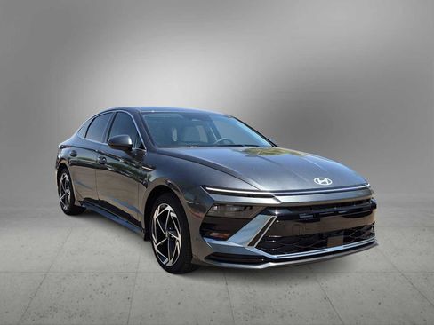 New 2026 Hyundai Sonata SEL FWD image 2