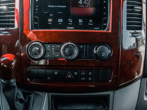 Used 2018 Mercedes-Benz Sprinter 3500 image 56