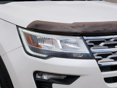 Used 2019 Ford Explorer Limited w/ Limited Luxury Package AWD/4WD image 16