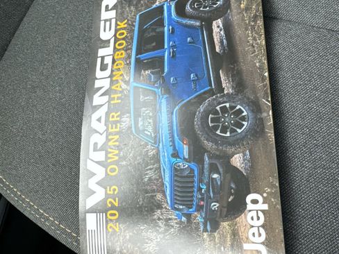 Used 2025 Jeep Wrangler Sahara w/ Safety Group image 28