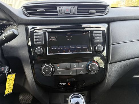 Used 2020 Nissan Rogue S AWD/4WD image 15