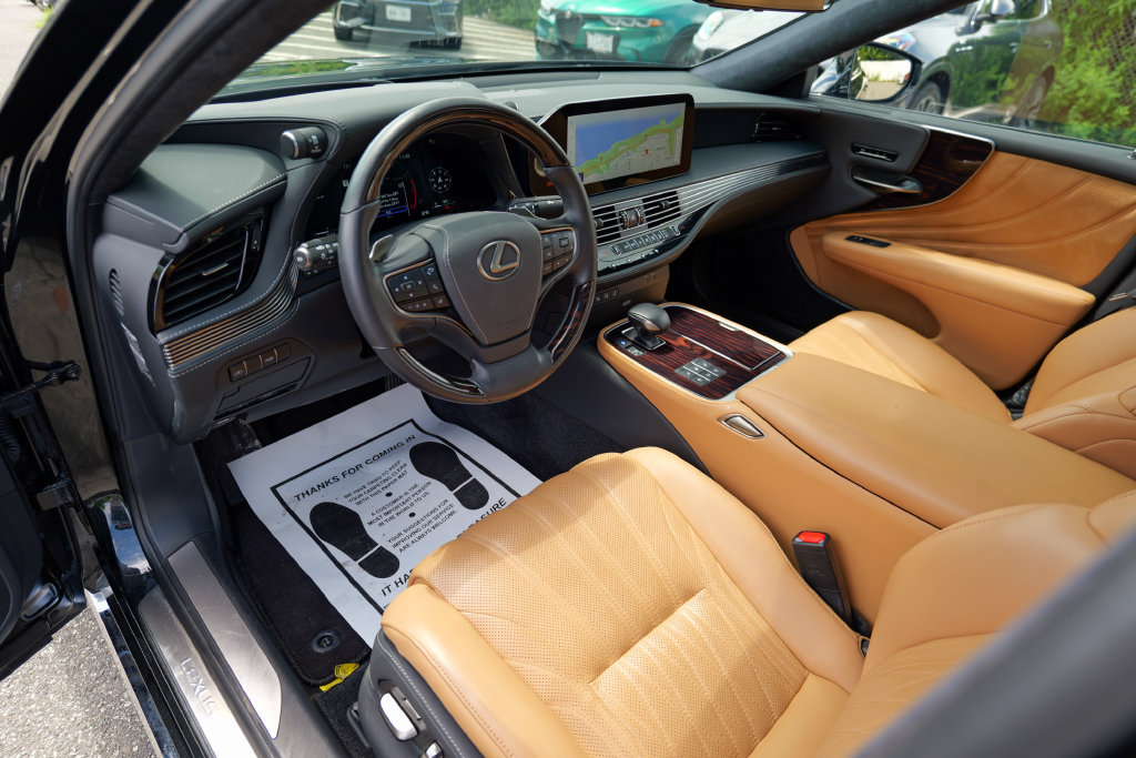 Used 2024 Lexus LS 500 AWD w/ Interior Upgrade Package image 20