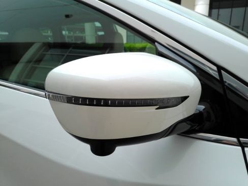 Used 2018 Nissan Murano SL w/ Moonroof Package AWD/4WD image 22