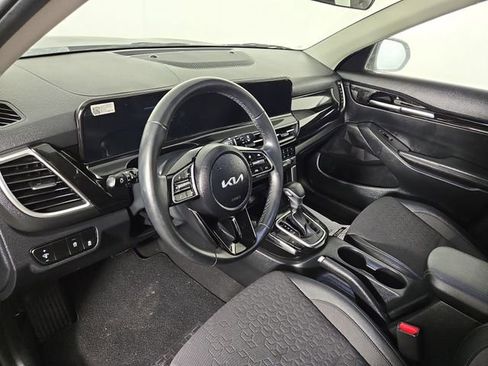 Certified 2025 Kia Seltos S image 16
