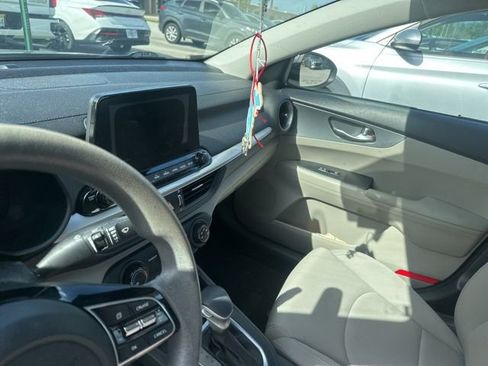 Used 2021 Kia Forte LXS image 4