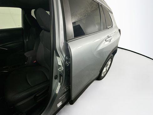 Used 2022 Toyota Corolla Cross LE FWD image 12