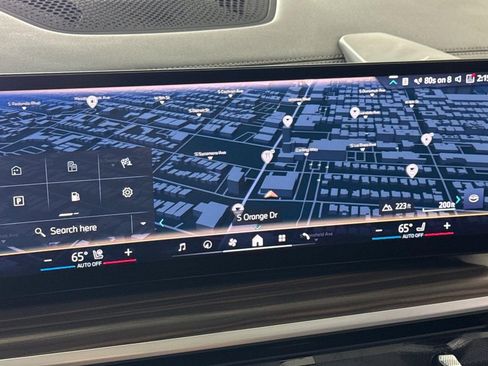 Used 2025 BMW X7 xDrive40i w/ M Sport Package AWD/4WD image 18