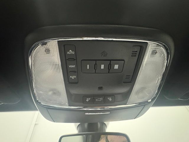 Used 2018 Jeep Grand Cherokee Altitude AWD/4WD image 38