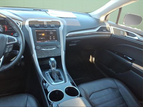 Used 2013 Ford Fusion SE image 9