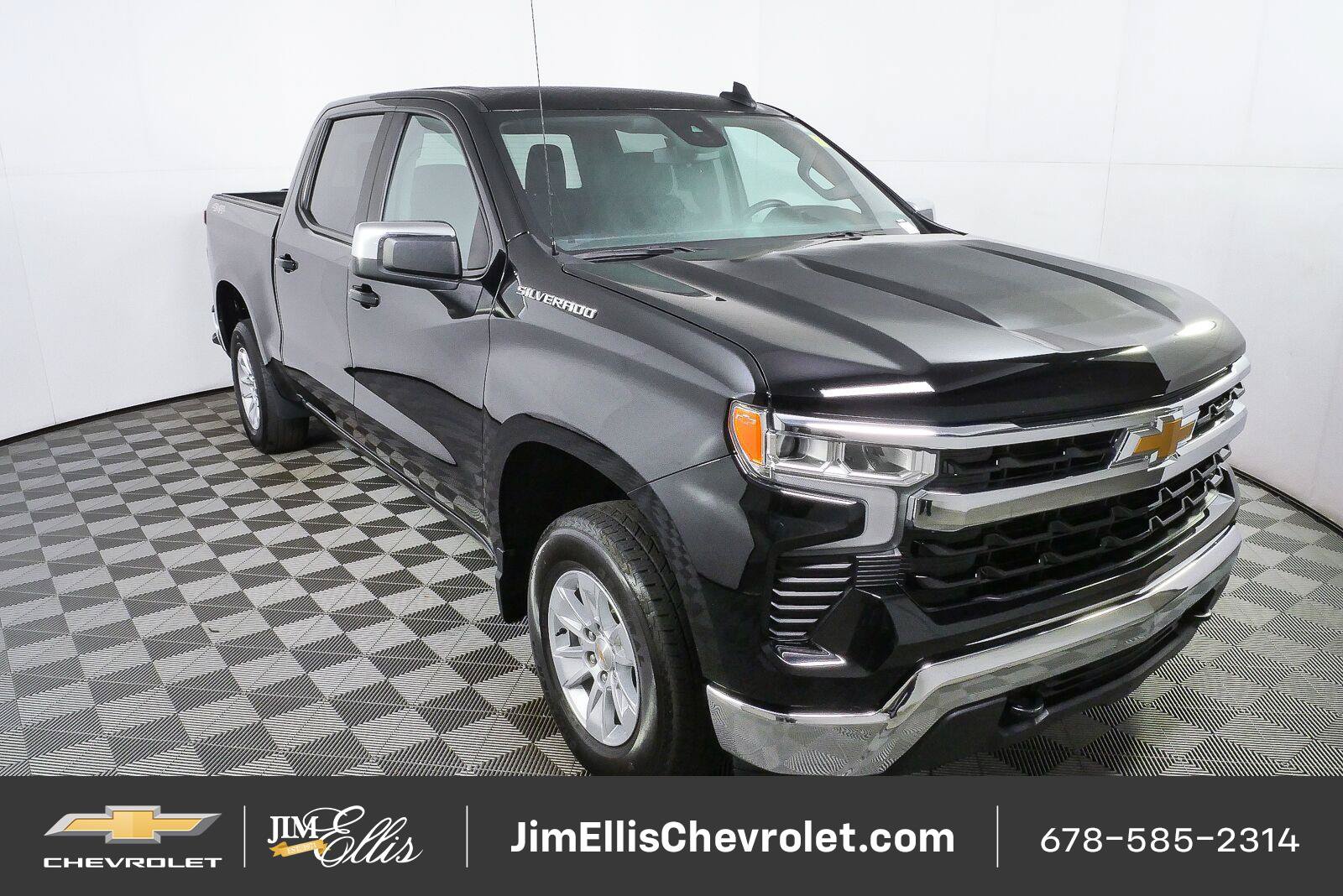 Certified 2025 Chevrolet Silverado 1500 LT AWD/4WD image 1